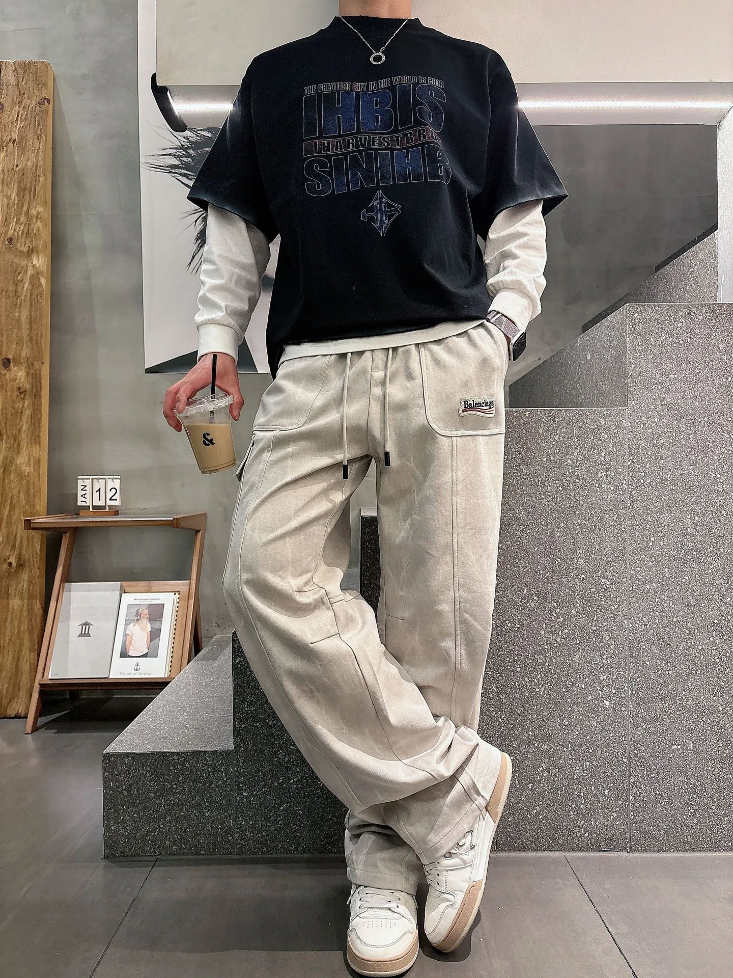 Balenciaga 🆕2026 Autumn and Winter New Arrival Casual Pants! The official website will be released simultaneously. Brand Classic LOGO casual pants, customized fabrics, excellent comfort and strong touch. Highly recognisable, perfect appearance and craftsmanship. Size:M-3XL